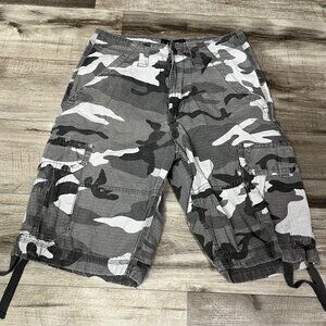CSG Champs Sports Gear Mid Rise Cargo Shorts Grey Camo Men’s Size 30